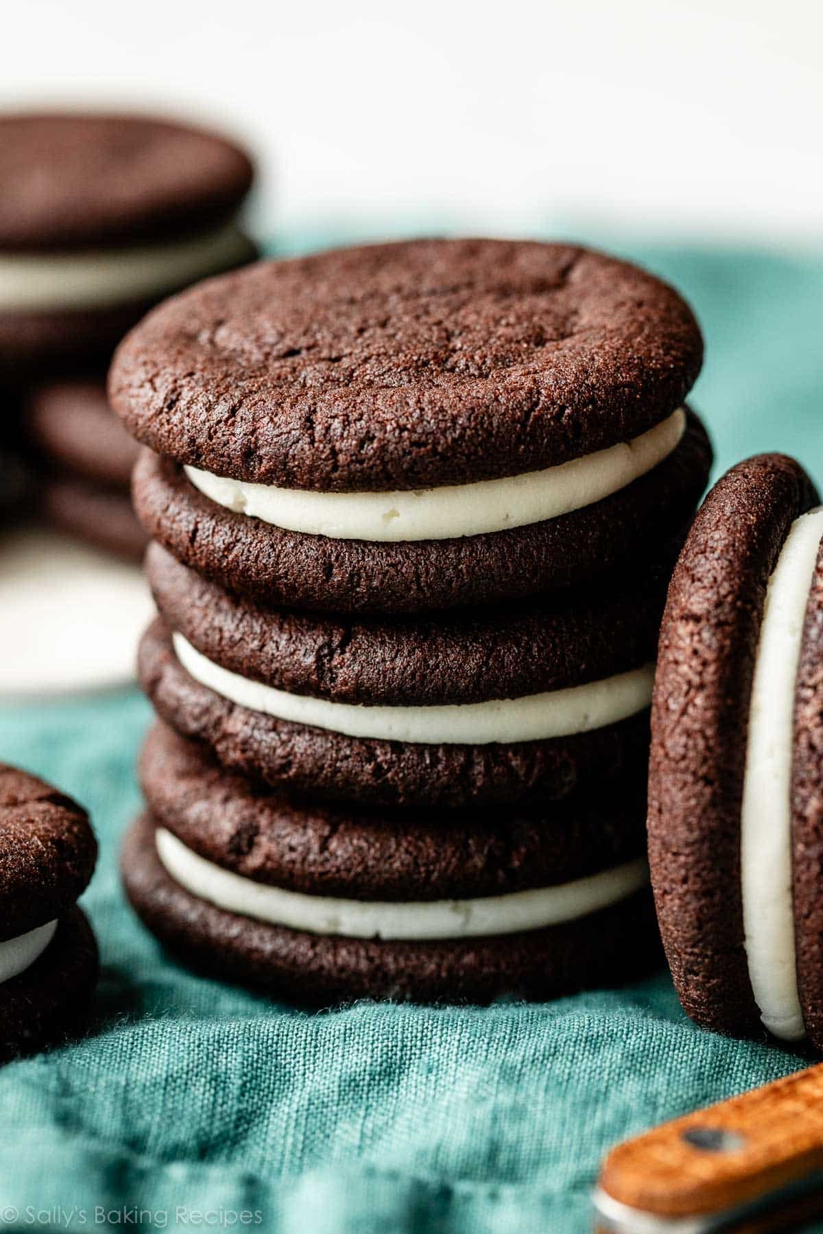 Bake Your Own Oreos: Deep Chocolate, Customizable Cream, Pure Joy